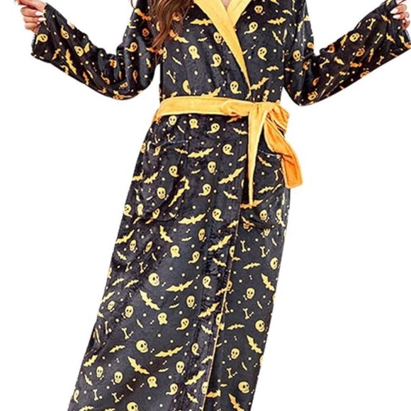 Halloween Themed Hooded Robe - Picture 2 of 7